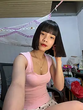 Snapshot of andymi1 chatting on 04/18/26, 02:14 andymi1 online show from 04/18/26, 02:14