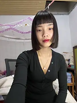 Snapshot of andymi1 chatting on 04/25/26, 02:03 andymi1 online show from 04/25/26, 02:03