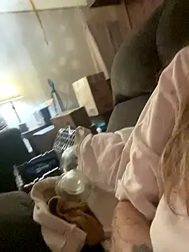 Snapshot of nicole9666 chatting on 11/30/25, 04:57 nicole9666 online show from 11/30/25, 04:57