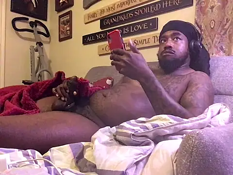 Snapshot of SirStrokesAllot chatting on 11/15/25, 11:20 SirStrokesAllot online show from 11/15/25, 11:20