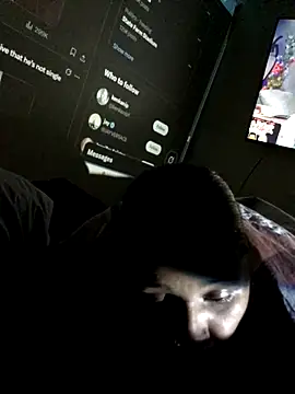 Snapshot of SirStrokesAllot chatting on 09/22/25, 05:13 SirStrokesAllot online show from 09/22/25, 05:13