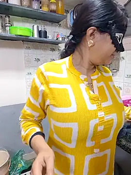 Queen Nightt online show from 10/04/25, 03:08