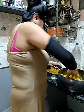 Queen Nightt online show from 10/01/25, 07:35