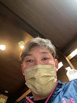 Snapshot of usu0130 chatting on 10/24/25, 01:43 usu0130 online show from 10/24/25, 01:43