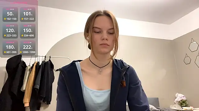 Snapshot of AudreyHammond chatting on 10/04/25, 01:23 AudreyHammond online show from 10/04/25, 01:23