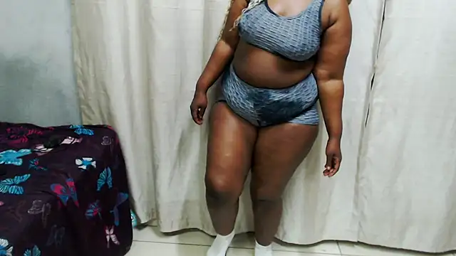 Snapshot of curvydarckcohocolate chatting on 07/13/26, 12:54 curvydarckcohocolate online show from 07/13/26, 12:54