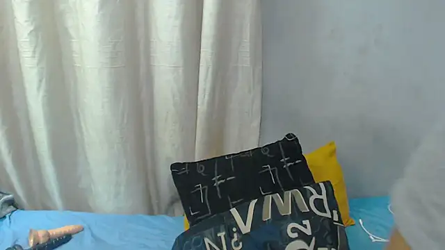Snapshot of curvydarckcohocolate chatting on 07/04/26, 07:18 curvydarckcohocolate online show from 07/04/26, 07:18