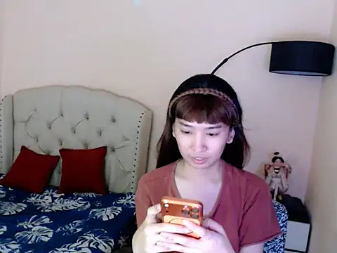Snapshot of ShantalFoxxy_ chatting on 06/27/26, 04:07 ShantalFoxxy online show from 06/27/26, 04:07