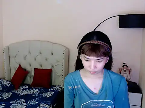 Snapshot of ShantalFoxxy_ chatting on 07/14/26, 06:51 ShantalFoxxy online show from 07/14/26, 06:51