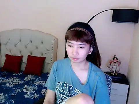 ShantalFoxxy  online show from 05/11/26, 06:37