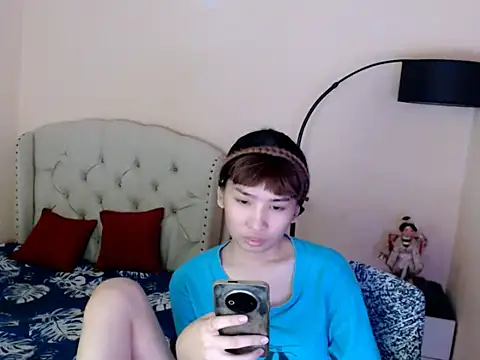 Snapshot of ShantalFoxxy_ chatting on 07/05/26, 04:19 ShantalFoxxy online show from 07/05/26, 04:19