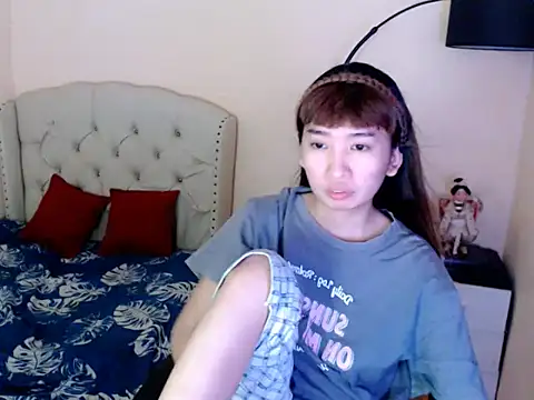ShantalFoxxy  online show from 05/26/26, 02:04