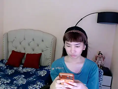 Snapshot of ShantalFoxxy_ chatting on 06/18/26, 12:20 ShantalFoxxy online show from 06/18/26, 12:20