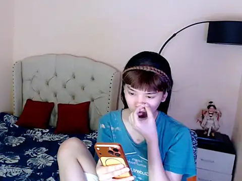 Snapshot of ShantalFoxxy_ chatting on 07/19/26, 02:03 ShantalFoxxy online show from 07/19/26, 02:03
