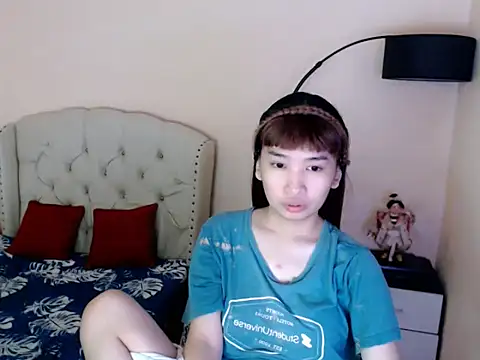 Snapshot of ShantalFoxxy_ chatting on 07/21/26, 12:02 ShantalFoxxy online show from 07/21/26, 12:02