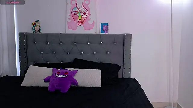 sara queen10 online show from 10/29/25, 07:35