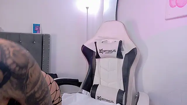 sara queen10 online show from 09/30/25, 06:03