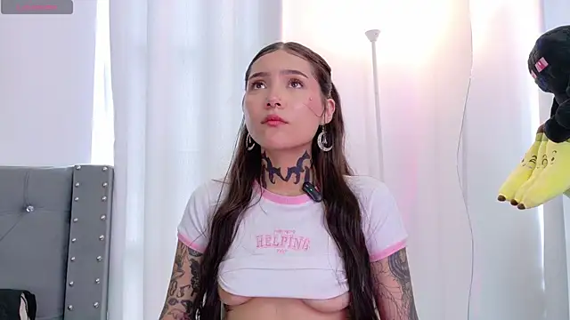 sara queen10 online show from 12/02/25, 05:58