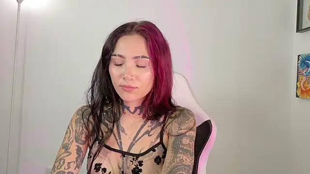 sara queen10 online show from 04/21/26, 01:39