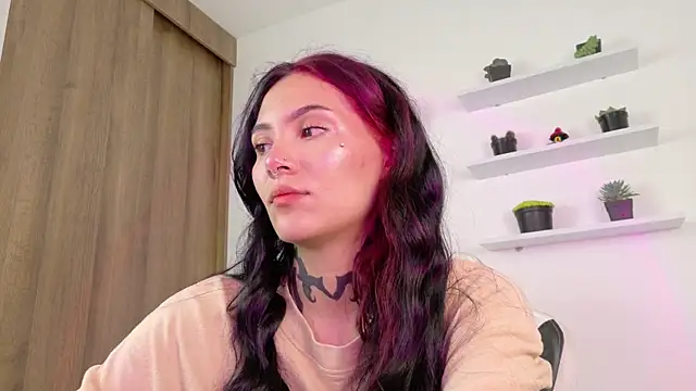 sara queen10 online show from 04/30/26, 01:07