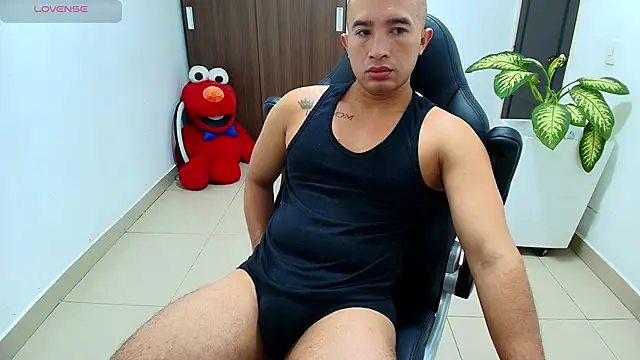 sebastian oconnor77 online show from 10/09/25, 12:38