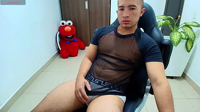 sebastian oconnor77 online show from 10/01/25, 12:42