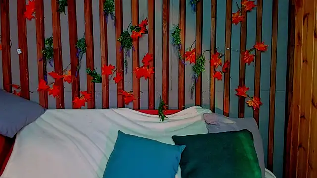 Lori Williams online show from 11/28/25, 01:06