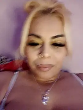 izauri2025 online show from 10/23/25, 07:23