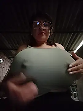 Snapshot of AlexxiaaMat chatting on 07/15/26, 11:06 AlexxiaaMat online show from 07/15/26, 11:06