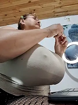 Snapshot of AlexxiaaMat chatting on 02/22/26, 11:01 AlexxiaaMat online show from 02/22/26, 11:01