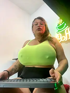 Snapshot of AlexxiaaMat chatting on 09/11/25, 11:10 AlexxiaaMat online show from 09/11/25, 11:10