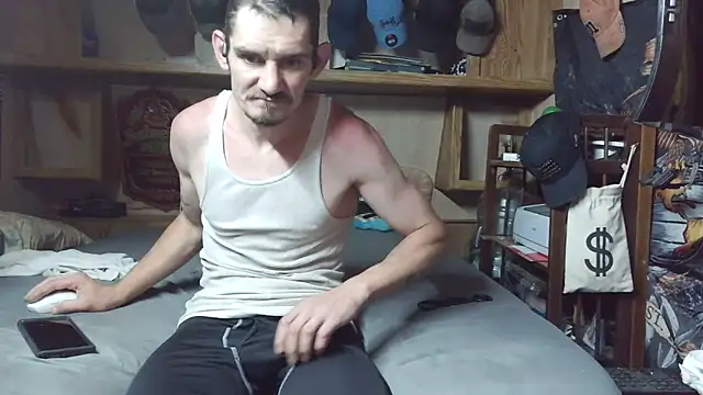 Snapshot of mike42088 chatting on 06/04/26, 04:17 mike42088 online show from 06/04/26, 04:17