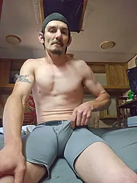 Snapshot of mike42088 chatting on 04/17/26, 01:58 mike42088 online show from 04/17/26, 01:58