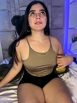 Snapshot of salomecute21 chatting on 10/15/25, 11:40 salomecute21 online show from 10/15/25, 11:40