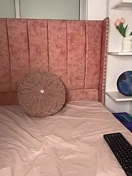 Snapshot of salomecute21 chatting on 02/24/26, 11:11 salomecute21 online show from 02/24/26, 11:11