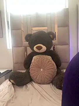 Snapshot of salomecute21 chatting on 10/01/25, 01:37 salomecute21 online show from 10/01/25, 01:37