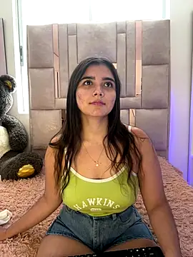 Snapshot of salomecute21 chatting on 09/17/25, 01:24 salomecute21 online show from 09/17/25, 01:24