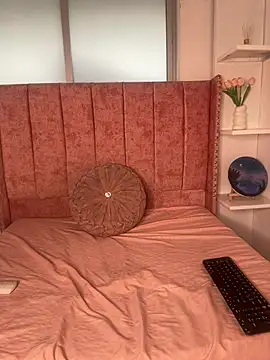 Snapshot of salomecute21 chatting on 02/12/26, 11:32 salomecute21 online show from 02/12/26, 11:32