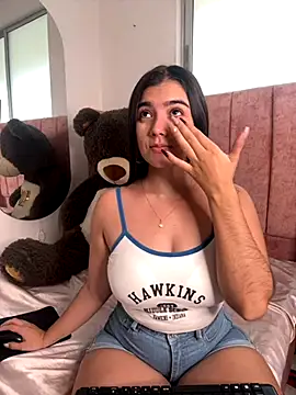 Snapshot of salomecute21 chatting on 10/28/25, 11:53 salomecute21 online show from 10/28/25, 11:53