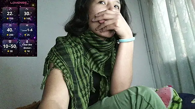 Natzu Choi online show from 10/31/25, 10:27