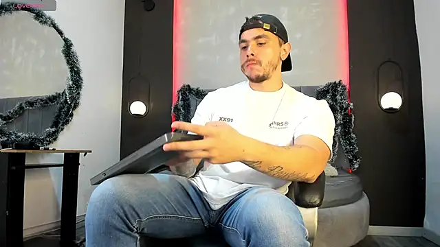 Liam walk  online show from 12/21/25, 07:15