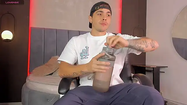 Liam walk  online show from 02/26/26, 07:36