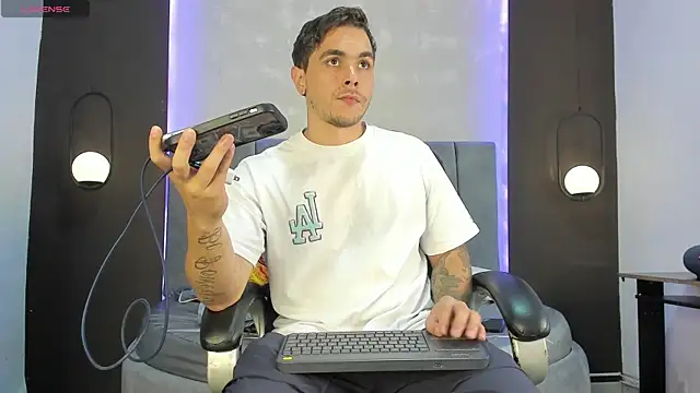 Liam walk  online show from 10/21/25, 07:02