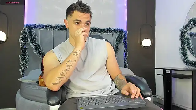 Liam walk  online show from 11/21/25, 10:31