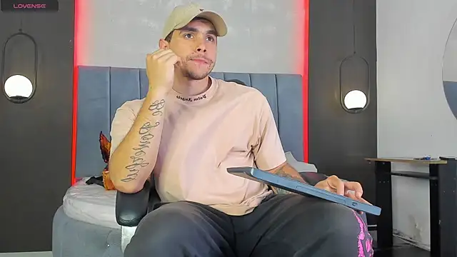 Liam walk  online show from 02/17/26, 09:34