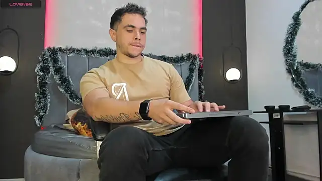 Liam walk  online show from 11/29/25, 08:09