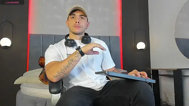 Liam walk  online show from 02/12/26, 09:03