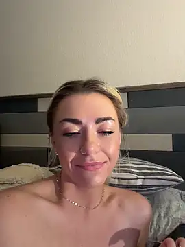 Snapshot of kinkylilsweetie chatting on 07/21/26, 10:49 kinkylilsweetie online show from 07/21/26, 10:49