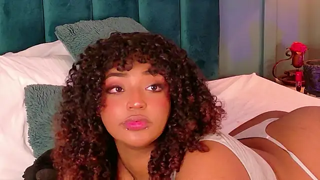 Snapshot of Cristal-Jonnes chatting on 06/28/26, 09:32 Cristal-Jonnes online show from 06/28/26, 09:32