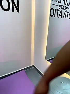 Cristal-Jonnes online show from 10/21/25, 05:07